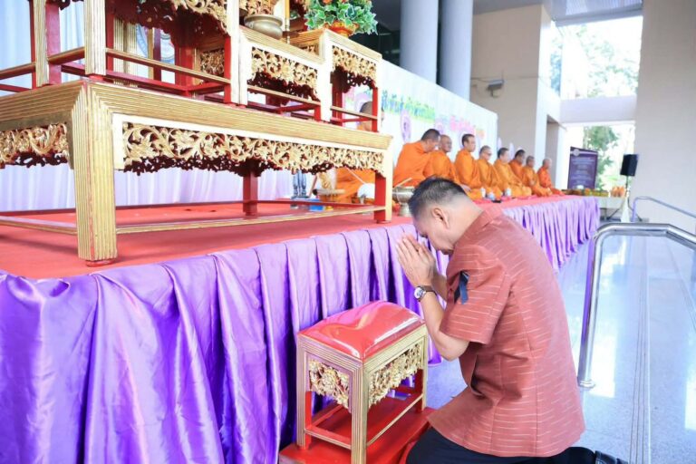 คณะผู้บริหาร ครูและเจ้าหน้าที่โรงเรียนสาธิตมหาวิทยาลัยราชภัฏเพชรบูรณ์ร่วมทำบุญปีใหม่ 2568 ณ มหาวิทยาลัยราชภัฏเพชรบูรณ์